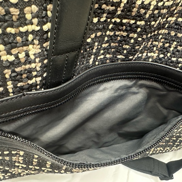 Away Black & White Women Bag Carry On 16 inches - Picture 8 of 14